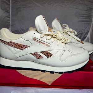 Reebok Women's Classic Leather Leopard Casual Sneakers NEW 8